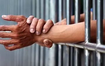 بخشدار متخلف به زندان رفت