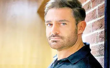 واکنش محمدرضا گلزار به توقیف رحمان ۱۴۰۰ +عکس