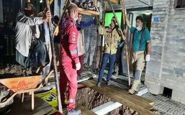 کشف پیکر فرد محبوس در گودال خانه خود/عملیات نجات ۳۶ ساعت طول کشید