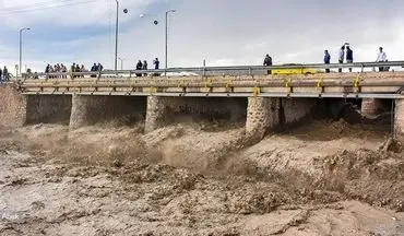 تخریب پل ورودی شهر کهنوج بر اثر بارش شدید باران و سیلاب