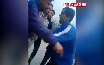 
درگیری لفظی رحمتی و یکی از لیدرهای استقلال