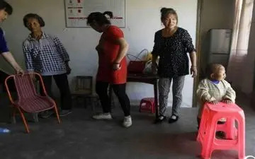  بیماری عجیبی که مرد ۳۰ ساله را کودک کرد! +تصویر