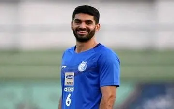 دلیل شرکت نکردن هافبک آبی ها در تمرینات استقلال مشخص شد