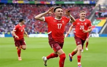  سوئیس مدافع عنوان قهرمانی را حذف کرد؛ این لاجوردی زشت! 