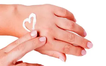 خداحافظی با خشکی و زبری! بهترین لوسیون‌های بدن که پوست شما را زنده می‌کنند