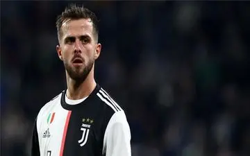 بارسلونا تا 10 روز آینده باید تکلیف جذب پیانیچ را مشخص کند 