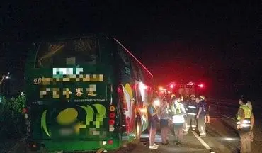 57 کشته و مصدوم در تصادف کامیون و اتوبوس 