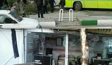عکس/ ورود عجیب یک اتوبوس به مغازه در شرق تهران!