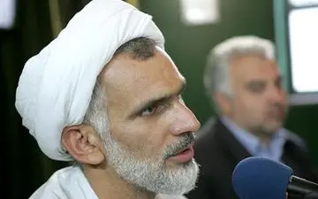 رجب‌زاده تاج شرف فوتبال ایرانی است/ او را تنها نمی‌گذاریم