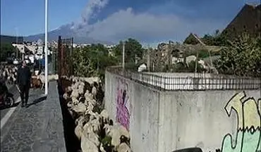 فوران گدازه و خاکستر آتشفشان اتنا در سیسیل ایتالیا + فیلم 