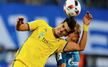 رسمی؛عزت‌اللهی راهی ردینگ انگلیس شد