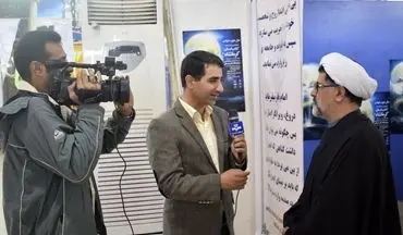 فعالیت شبکه خبر صداوسیما کرمانشاه و تعدادی از خبرنگاران در چهاردهمین نمایشگاه کتاب از دریچه دوربین فرتاک‌نیوز