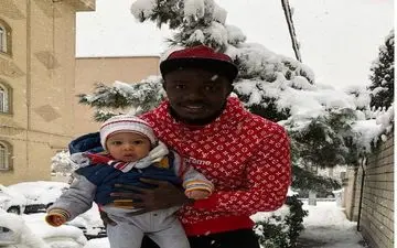 عکس/ خوشحالی گادوین منشا از برف تهران