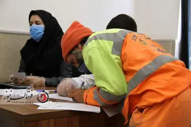 تزریق اولین واکسن، به پاکبانان در اصفهان