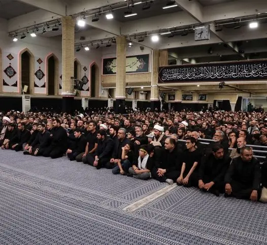 عزاداریِ شام غریبان حسینی در حسینیهٔ امام خمینی(ره) به روایت تصویر