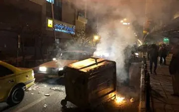 انزجار مردم قائمشهر از تخریب اموال عمومی توسط چند آشوبگر + فیلم