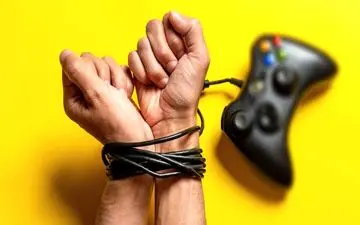 چگونه با اعتیاد فرزند نوجوان‌مان به بازی‌های ویدیویی مقابله کنیم؟