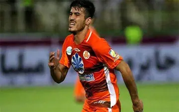 حمله بازیکن جنجالی سایپا به استقلال