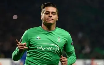 "5 سال پیش در پلی استیشن مقابل یونایتد بازی می کردم"