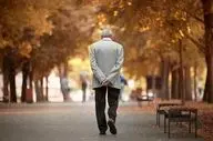 هر روز ۳۰ دقیقه در این موقع روز در آفتاب قدم بزنید؛ شب راحت می خوابید!