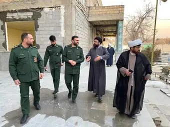  نشست مشترک فرمانده سپاه و رئیس اوقاف شهرستان قدس در امامزاده حضرتین