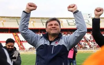 وضعیت سرمربی تیم تراکتور امروز مشخص می‌شود