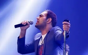  خلاقیت جالب خواننده جوان پاپ در کنسرت هایش/عکس