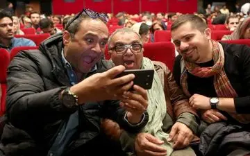 سلفی بسیار عجیب رامبد جوان! / عکس