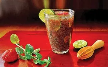 بهترین نوشیدنی های طبیعی برای رفع عطش و گرمازدگی