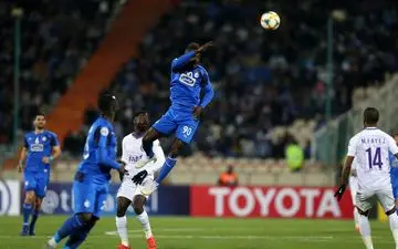 گفتند به استقلال نرو اما پول دادم تا این آپشن را لغو کنم