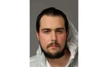 این پسر پلید با لباس و دست های خونی فرار می کرد + عکس