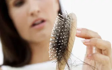 چرا ریزش مو در تابستان بیشتر می شود؟