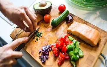 در دوران پریودی چه چیزهایی بخوریم و چه چیزهایی نخوریم؟