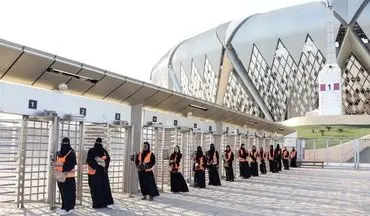  زنان برای اولین بار پا به ورزشگاه جده گذاشتند /روز تاریخی در ورزش عربستان (عکس)