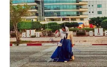 دامن عجیب و غریب خانم بازیگر وسط خیابان + عکس