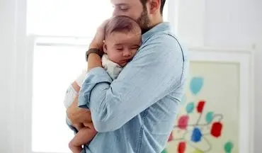 نوزاد را زیاد در آغوش بگیریم خوب است یا بد؟