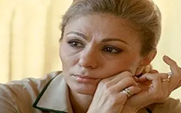 ماجرای رابطه غیراخلاقی فرح دیبا با هم‎کلاسی‌ دوران جوانی‌اش +فیلم