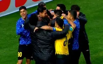 گل سوم سپاهان به پرسپولیس توسط زکی پور + ویدئو