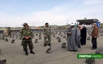 گزارش تصویری توزیع ۳۵۰۰ بسته حمایتی توسط قرارگاه منطقه ای غرب ارتش  به خانواده های بی بضاعت