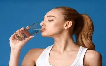 در موج گرمای شدید هر روز چقدر آب باید نوشید؟
