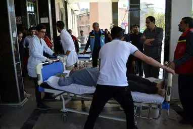 تصاویر ناراحت کننده از مصدومان زلزله زده در بیمارستان طالقانی کرمانشاه