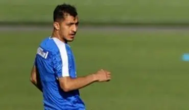 حسینی سرانجام پاسپورت‌اش را از باشگاه استقلال گرفت