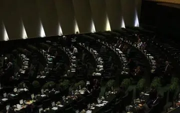 آغاز جلسه علنی مجلس شورای اسلامی به ریاست علی لاریجانی