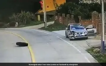 حادثه ای که راننده بدشانس با آن مواجه شد+فیلم