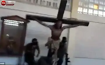 تخریب یک کلیسا در فیلیپین توسط داعش + تصاویر