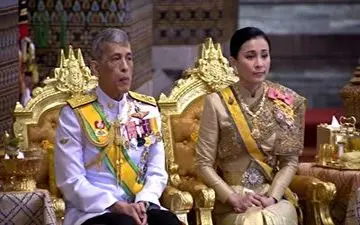 مراسم عجیب اعطای مناصب سلطنتی در تایلند