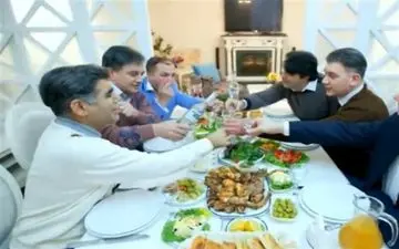 تبلیغ مشروبات الکلی با نماد «سفره افطار»!