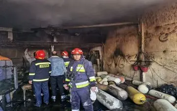 آتش‌سوزی مهیب در کارگاه CNG شهرکرد؛ خطر انفجار جدی بود
