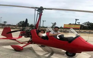 فوتبالیست معروف و دخترش در حال هلیکوپتر سواری! +عکس