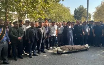  وداع دانشجویان دانشگاه تهران با هم‌دانشگاهی خود 